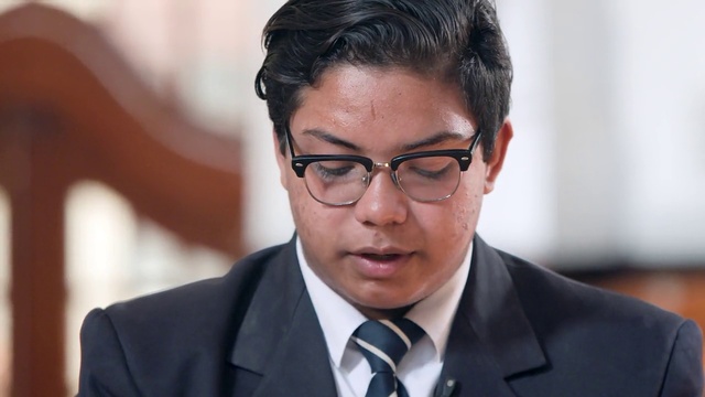 Video Reference: White-collar worker, Official, Businessperson, Forehead, Spokesperson, Glasses