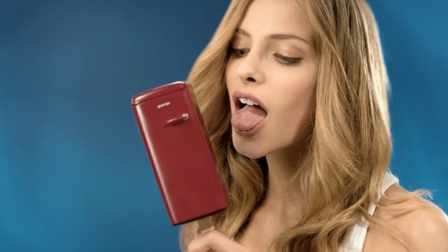 Video Reference: Hair, Blond, Mobile phone, Gadget, Electronic device, Chin, Technology, Telephony, Lip, Feature phone, Person