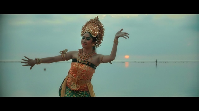 Video Reference: dancer, human body, sky, fun, girl, screenshot, happiness, Person