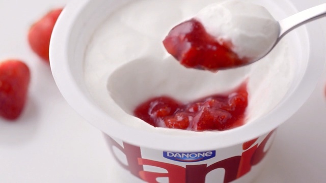 Video Reference: Food, Ingredient, Cuisine, Dish, Dessert, Frozen dessert, Cream, Filmjölk, Yogurt, Crème fraîche
