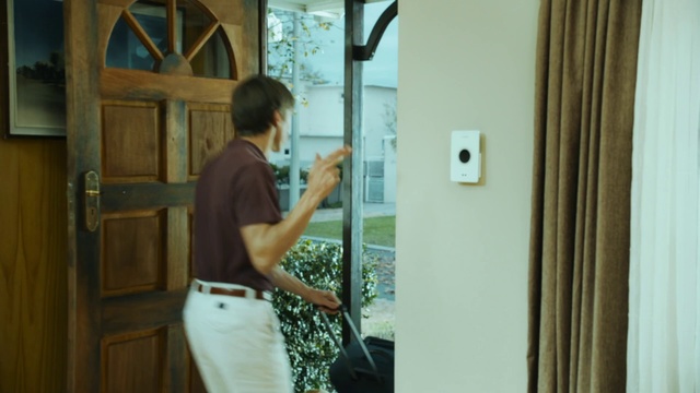 Video Reference: Door, Home door, Door handle, Room, Window, House, Wood