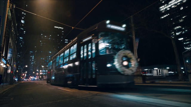 Video Reference: Transport, Tram, Mode of transport, Night, Light, Vehicle, Electricity, Public transport, Metropolitan area, Urban area