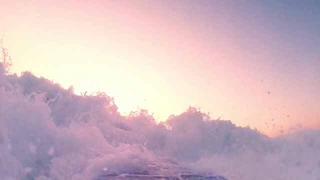 Video Reference: Sky, Atmospheric phenomenon, Atmosphere, Cloud, Daytime, Pink, Geological phenomenon, Morning, Calm, Horizon