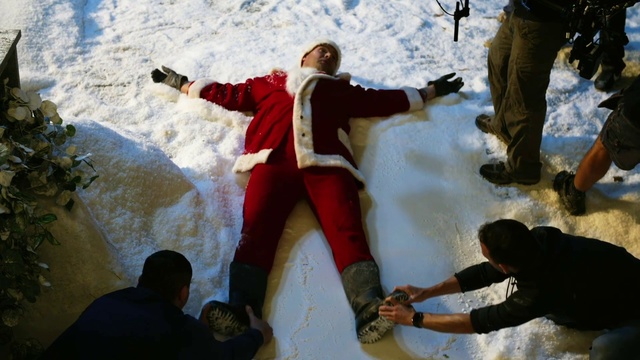 Video Reference: Snow, Fun, Winter, Geological phenomenon, World, Recreation, Ice, Art, Leisure, Freezing