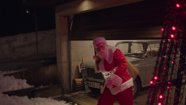 Video Reference: Snow, Fun, Fictional character, Tree, Christmas, Santa claus, Winter, Screenshot, Christmas eve, Holiday