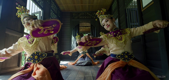 Video Reference: Dancer, Dance, Performing arts, Performance art, Performance, Event, Temple