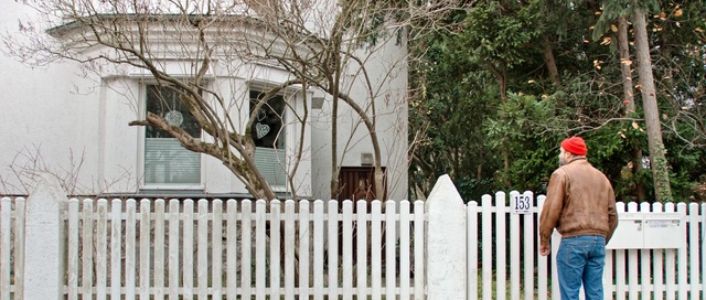 Video Reference: Picket fence, Fence, Home fencing, Property, Tree, Home, House, Outdoor structure, Real estate, Wood, Person, Outdoor, Building, Front, Man, Standing, White, Sidewalk, Snow, Park, Dog, Riding, Walking, Yard, Street, Large, Zoo, Holding, Young, Red, Bear, Fire, Playing, Parked, Porch