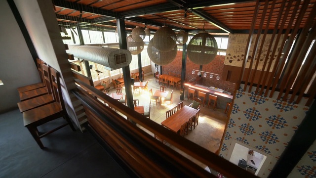 Video Reference: Building, Room, Maritime museum, Interior design, Tourist attraction