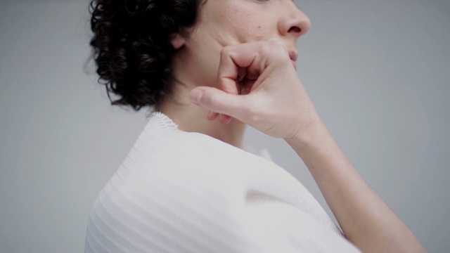 Video Reference: Face, Skin, Neck, Shoulder, Nose, Hand, Head, Lip, Beauty, Chin