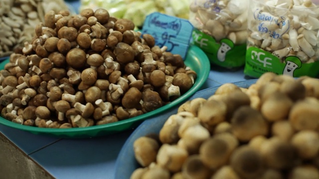 Video Reference: Food, Natural foods, Plant, Ingredient, Produce, Fruit, Cuisine, Legume, Vegetable, Dish