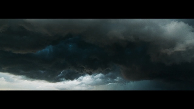 Video Reference: sky, cloud, atmosphere, cumulus, daytime, thunder, storm, meteorological phenomenon, darkness, geological phenomenon