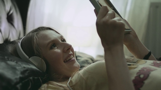 Video Reference: Head, Skin, Nose, Arm, Child, Human, Mouth, Hand, Muscle, Photography