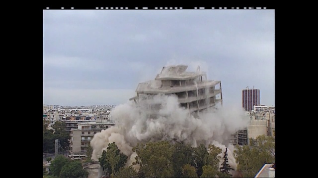 Video Reference: landmark, sky, archaeological site, building, historic site, tourist attraction, monument, cloud, metropolis, city