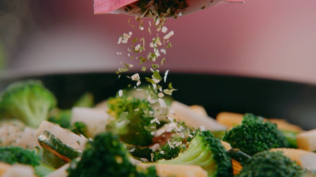 Video Reference: Broccoli, Food, Cruciferous vegetables, Leaf vegetable, Vegetable, Dish, Cuisine, Salad, Vegetarian food, Ingredient