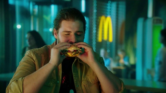 Video Reference: Eating, Fast food, Junk food, Finger food, Vegetarian food, Street food