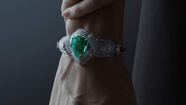 Video Reference: Green, Emerald, Jewellery, Fashion accessory, Ring, Hand, Gemstone, Wrist, Finger, Body jewelry