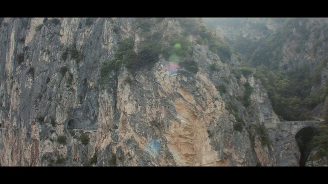 Video Reference: Geological phenomenon, Outcrop, Rock, Fault, Escarpment, Geology, Hill station, Aerial photography, Extreme sport, Terrain