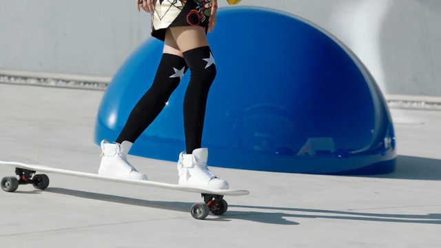 Video Reference: footwear, shoe, skating, joint, skateboarding equipment and supplies, roller skates, knee, roller skating, recreation