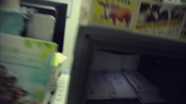 Video Reference: green, electronic device, technology, product, gadget, Person