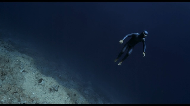 Video Reference: underwater diving, freediving, underwater, atmosphere, extreme sport, sky, water, diving, scuba diving, marine biology