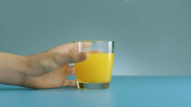 Video Reference: glass, juice, drink, beverage, cup, sour, liquid, alcohol, cold, refreshment, container, healthy