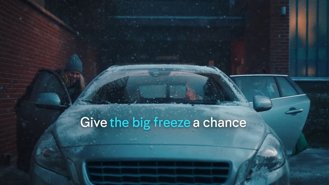 Video Reference: Land vehicle, Vehicle, Car, Automotive design, Windshield, Luxury vehicle, Motor vehicle, Hood, Headlamp, Personal luxury car
