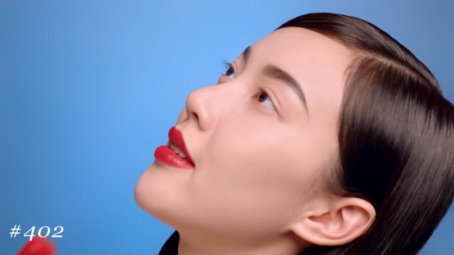 Video Reference: face, skin, nose, beauty, cheek, chin, eyebrow, lip, head, forehead, Person