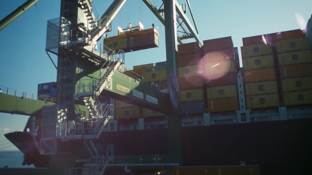 Video Reference: container ship, freight transport, industry, metropolis, naval architecture
