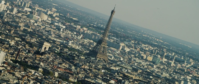 Video Reference: Aerial photography, Metropolitan area, Urban area, City, Cityscape, Bird-eye view, Skyscraper, Human settlement, Landmark, Metropolis, Person