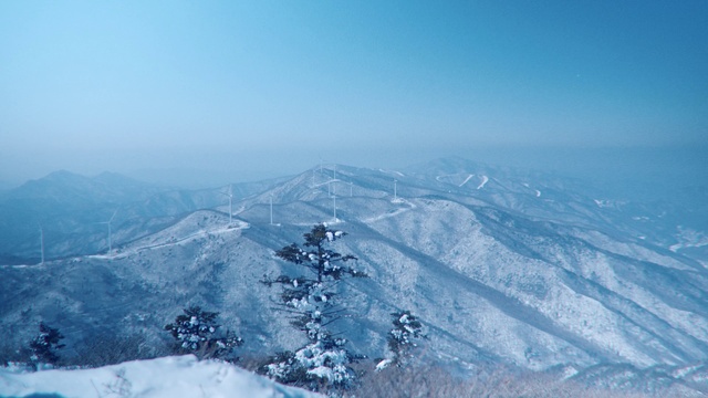 Video Reference: Mountainous landforms, Mountain, Snow, Winter, Mountain range, Sky, Ridge, Geological phenomenon, Massif, Alps