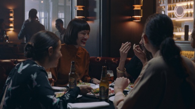 Video Reference: Conversation, Event, Meal, Restaurant, Interaction, Fun, Dinner, Lunch, Food, Drink, Person