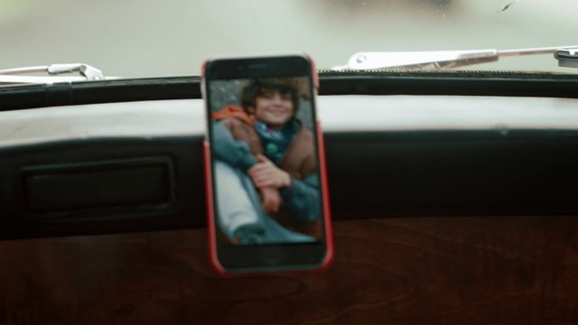 Video Reference: Vehicle door, Motor vehicle, Mode of transport, Electronics, Automotive exterior, Technology, Gadget, Electronic device, Automotive design, Auto part