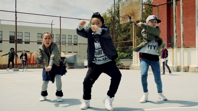 Video Reference: Snapshot, Fashion, Fun, Footwear, Recreation, Photography, Winter, Street fashion, Person