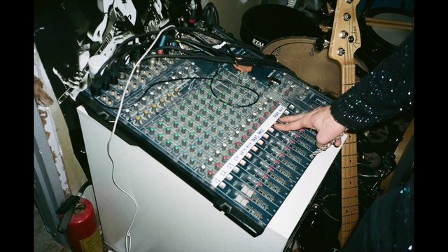 Video Reference: Electronic instrument, Technology, Sound engineer