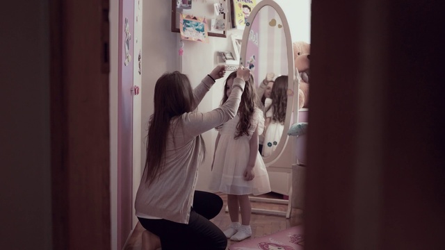Video Reference: Photograph, Pink, Beauty, Shoulder, Standing, Long hair, Snapshot, Mirror, Room, Eye
