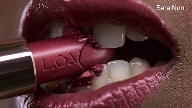 Video Reference: Lip, Tooth, Pink, Mouth, Jaw, Organ, Close-up, Material property, Magenta, Lip gloss