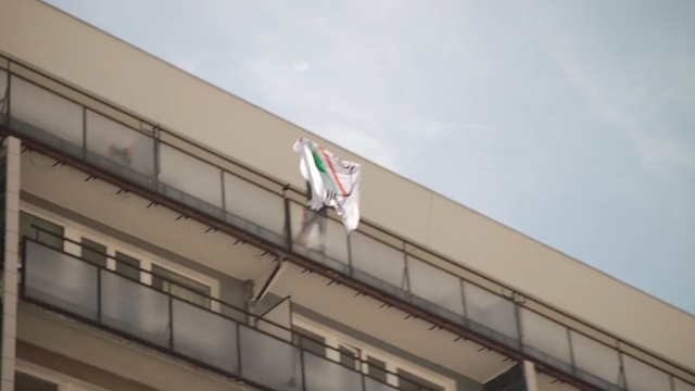 Video Reference: Architecture, Line, Metropolitan area, Daylighting, Building, Window, Facade, Metal