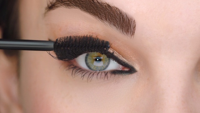 Video Reference: Eyebrow, Eyelash, Face, Eye, Eye shadow, Cosmetics, Mascara, Organ, Beauty, Skin