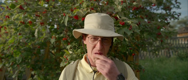 Video Reference: Botany, Plant, Headgear, Hat, Sun hat, Fashion accessory, Flower, Rose family, Apple