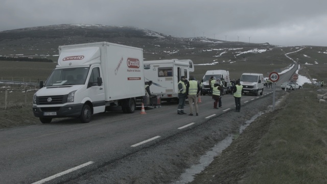 Video Reference: Land vehicle, Vehicle, Transport, Motor vehicle, Mode of transport, Commercial vehicle, Car, Road, Asphalt, Van