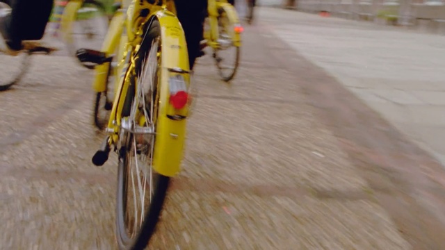 Video Reference: road bicycle, bicycle, yellow, bicycle frame, racing bicycle, cycling, sports equipment, vehicle, cyclo cross, hybrid bicycle