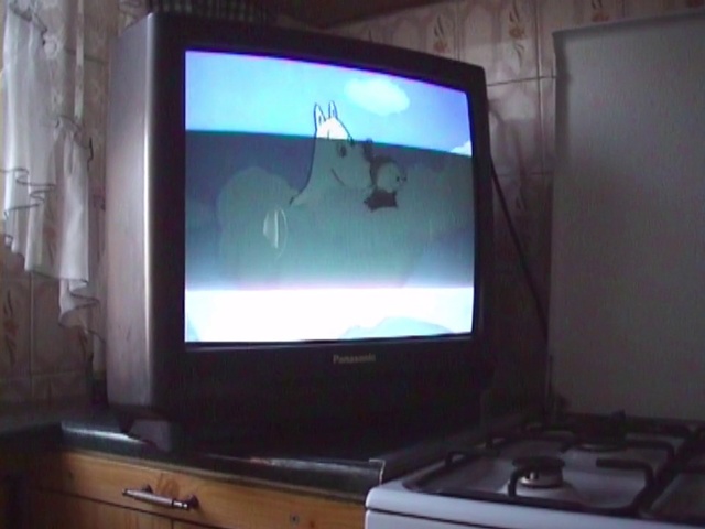 Video Reference: Screen, Display device, Television set, Television, Media, Electronic device, Technology, Flat panel display, Multimedia, Room