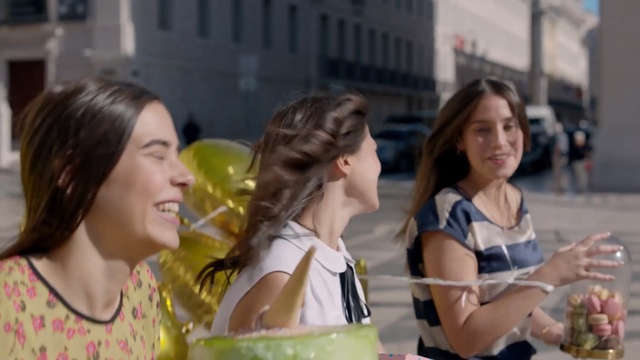 Video Reference: Fun, Yellow, Snapshot, Friendship, Event, Smile, Photography, Happy, Student, Vacation, Person