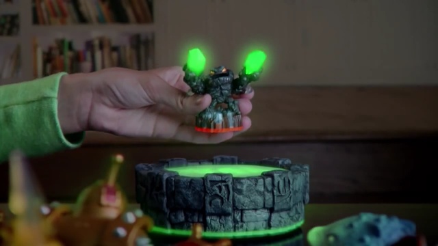 Video Reference: cake, birthday cake, technology, toy, cake decorating