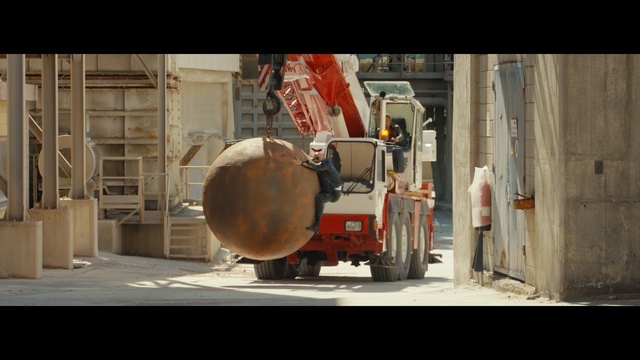 Video Reference: Concrete mixer, Mode of transport, Drum, Asphalt, Concrete, Membranophone, Bass drum, Person