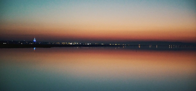Video Reference: Sky, Horizon, Water, Reflection, Water resources, Blue, Dusk, Evening, Sea, Calm