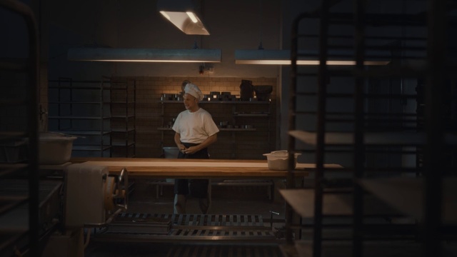 Video Reference: Room, Darkness, Sky, Photography, Night, Furniture, Screenshot