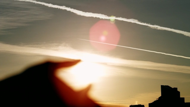 Video Reference: sky, sun, sunrise, atmosphere, light, horizon, sunset, sunlight, daytime, morning