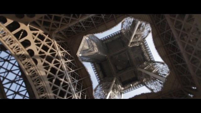 Video Reference: Architecture, Landmark, Daylighting, Arch, Tower, Building, Facade, Photography, Symmetry, Tourist attraction, Person