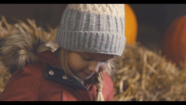 Video Reference: Knit cap, Beanie, Clothing, Cap, Headgear, Bonnet, Knitting, Fashion accessory, Woolen, Hat, Person